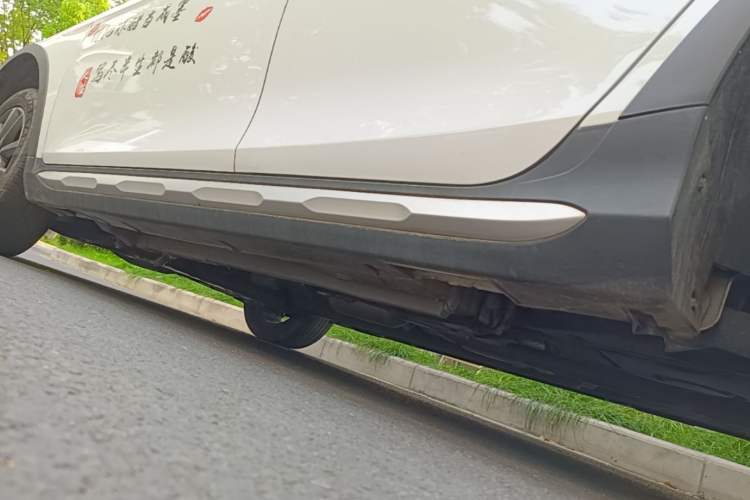 Used Geely Auto Vision S1 2019 Upgraded Model 1.5L CVT Asian Games Edition Left Side Sill