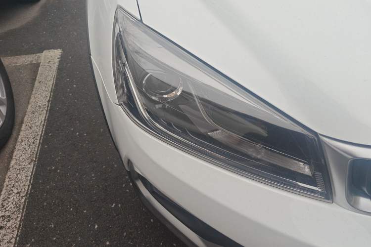 Used Geely Auto Vision S1 2019 Upgraded Model 1.5L Manual Elite Version Right Front Headlight