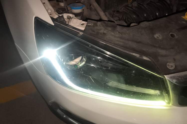 Used Geely Auto Vision S1 2019 Upgraded Model 1.5L Manual Elite Version Right Front Headlight