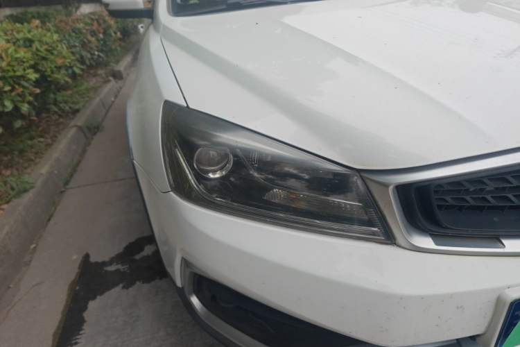 Used Geely Auto Vision S1 2019 Upgraded Model 1.5L Manual Elite Version Right Front Headlight
