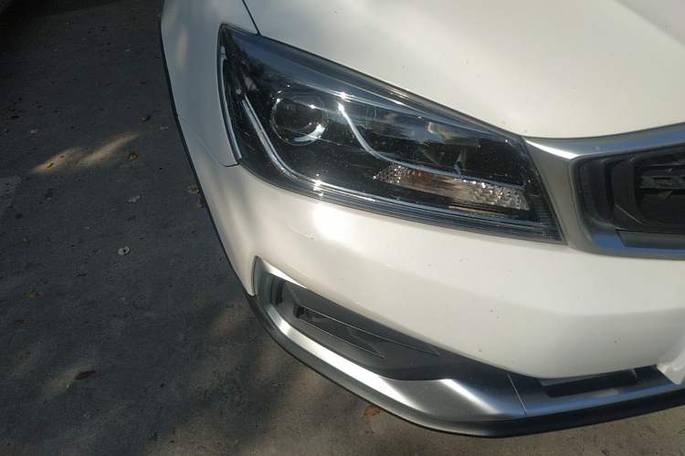 Used Geely Auto Vision S1 2019 Upgraded Model 1.5L CVT Luxury Version Right Front Headlight