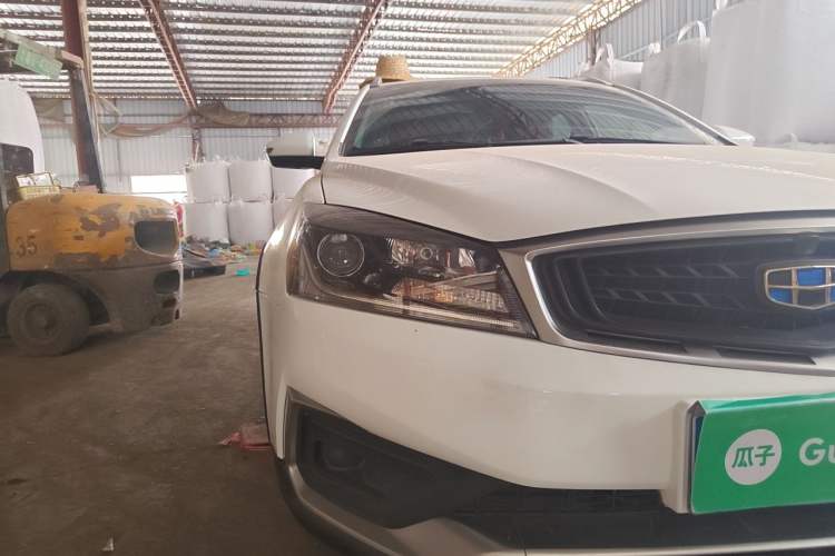 Used Geely Auto Vision S1 2019 Upgraded Model 1.5L CVT Luxury Version Right Front Headlight