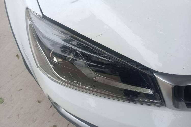 Used Geely Auto Vision S1 2019 Upgraded Model 1.5L CVT Luxury Version Right Front Headlight