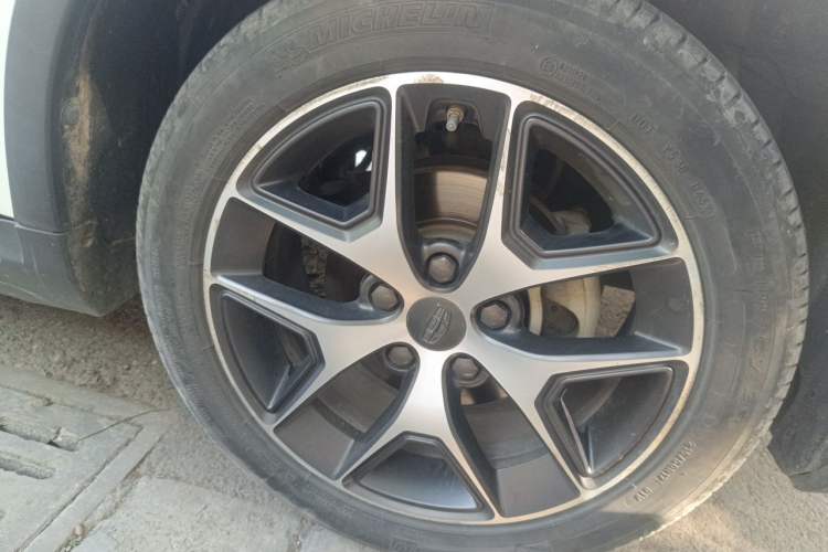 Used Geely Auto Vision S1 2019 Upgraded Model 1.5L CVT Luxury Version Right Front Wheel Hub