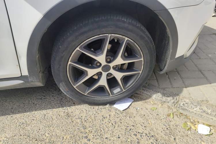 Used Geely Auto Vision S1 2019 Upgraded Model 1.5L CVT Luxury Version Right Front Wheel Hub