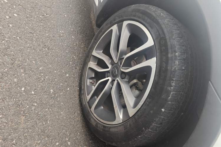 Used Geely Auto Vision S1 2019 Upgraded Model 1.5L Manual Elite Version Right Front Wheel Hub