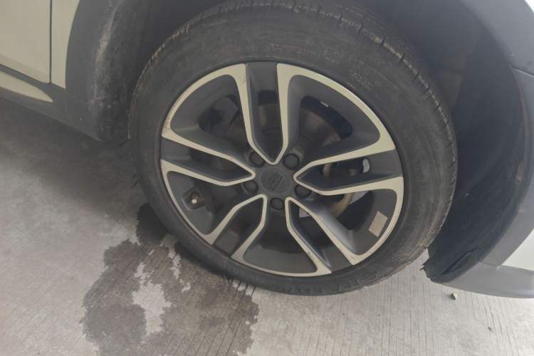 Used Geely Auto Vision S1 2019 Upgraded Model 1.5L Manual Elite Version Right Front Wheel Hub