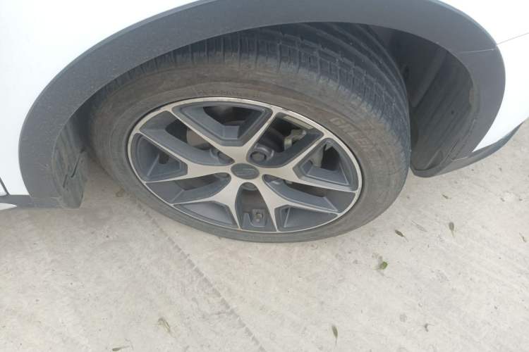 Used Geely Auto Vision S1 2019 Upgraded Model 1.5L CVT Luxury Version Right Front Wheel Hub