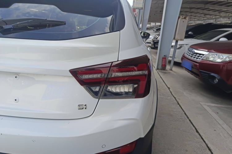 Used Geely Auto Vision S1 2019 Upgraded Model 1.5L Manual Elite Version Right Rear Taillight