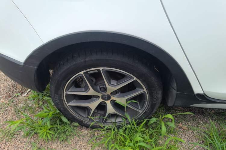Used Geely Auto Vision S1 2019 Upgraded Model 1.5L CVT Luxury Version Right Rear Wheel Hub