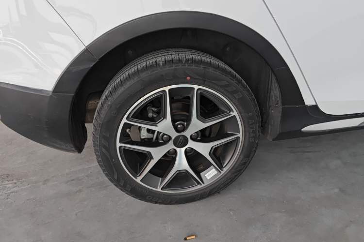 Used Geely Auto Vision S1 2019 Upgraded Model 1.5L CVT Luxury Version Right Rear Wheel Hub