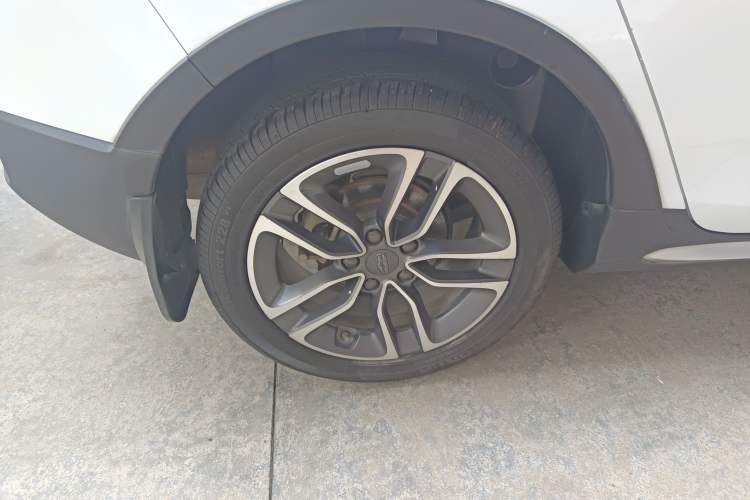 Used Geely Auto Vision S1 2019 Upgraded Model 1.5L Manual Elite Version Right Rear Wheel Hub