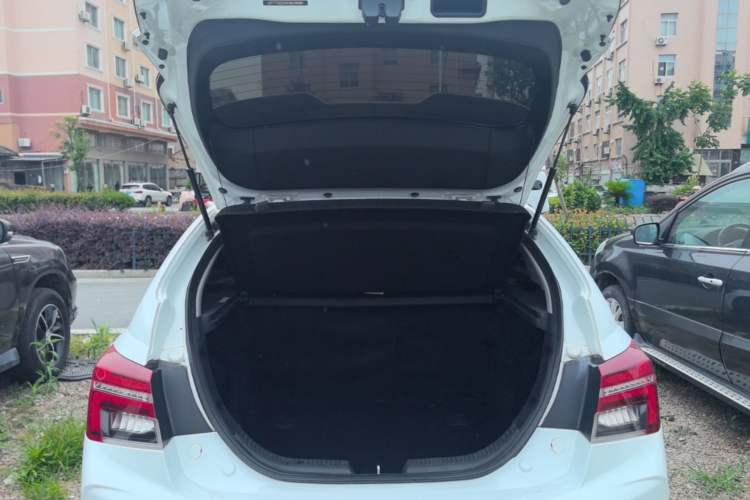 Used Geely Auto Vision S1 2019 Upgraded Model 1.5L CVT Luxury Version Trunk
