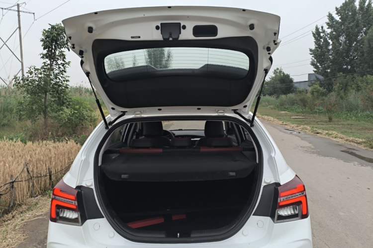Used Geely Auto Vision S1 2019 Upgraded Model 1.5L CVT Luxury Version Trunk