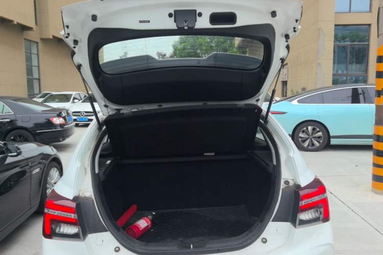 Used Geely Auto Vision S1 2019 Upgraded Model 1.5L CVT Luxury Version Trunk