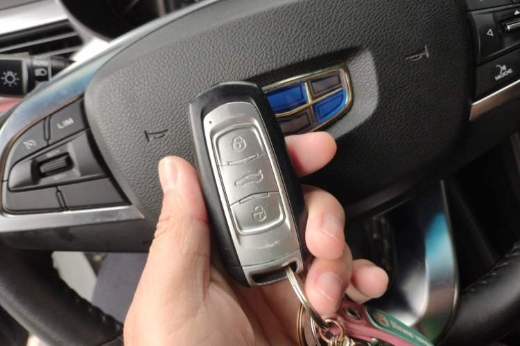 Used Geely Auto Vision S1 2019 Upgraded Model 1.5L CVT Luxury Version Vehicle Key