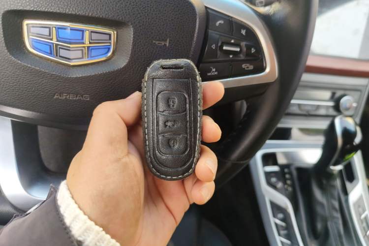 Used Geely Auto Vision S1 2019 Upgraded Model 1.5L CVT Luxury Version Vehicle Key