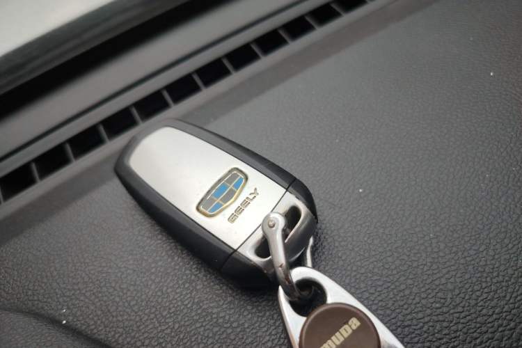 Used Geely Auto Vision S1 2019 Upgraded Model 1.5L Manual Happiness Edition Vehicle Key