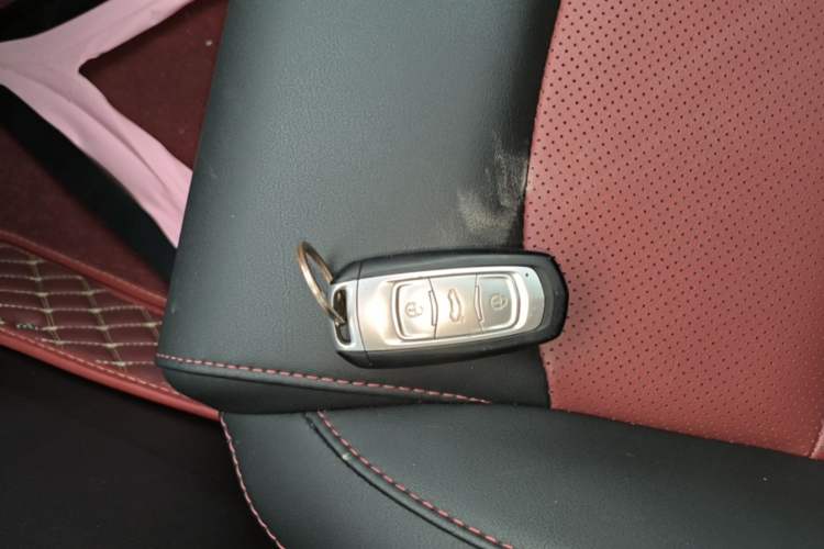Used Geely Auto Vision S1 2019 Upgraded Model 1.5L CVT Luxury Version Vehicle Key