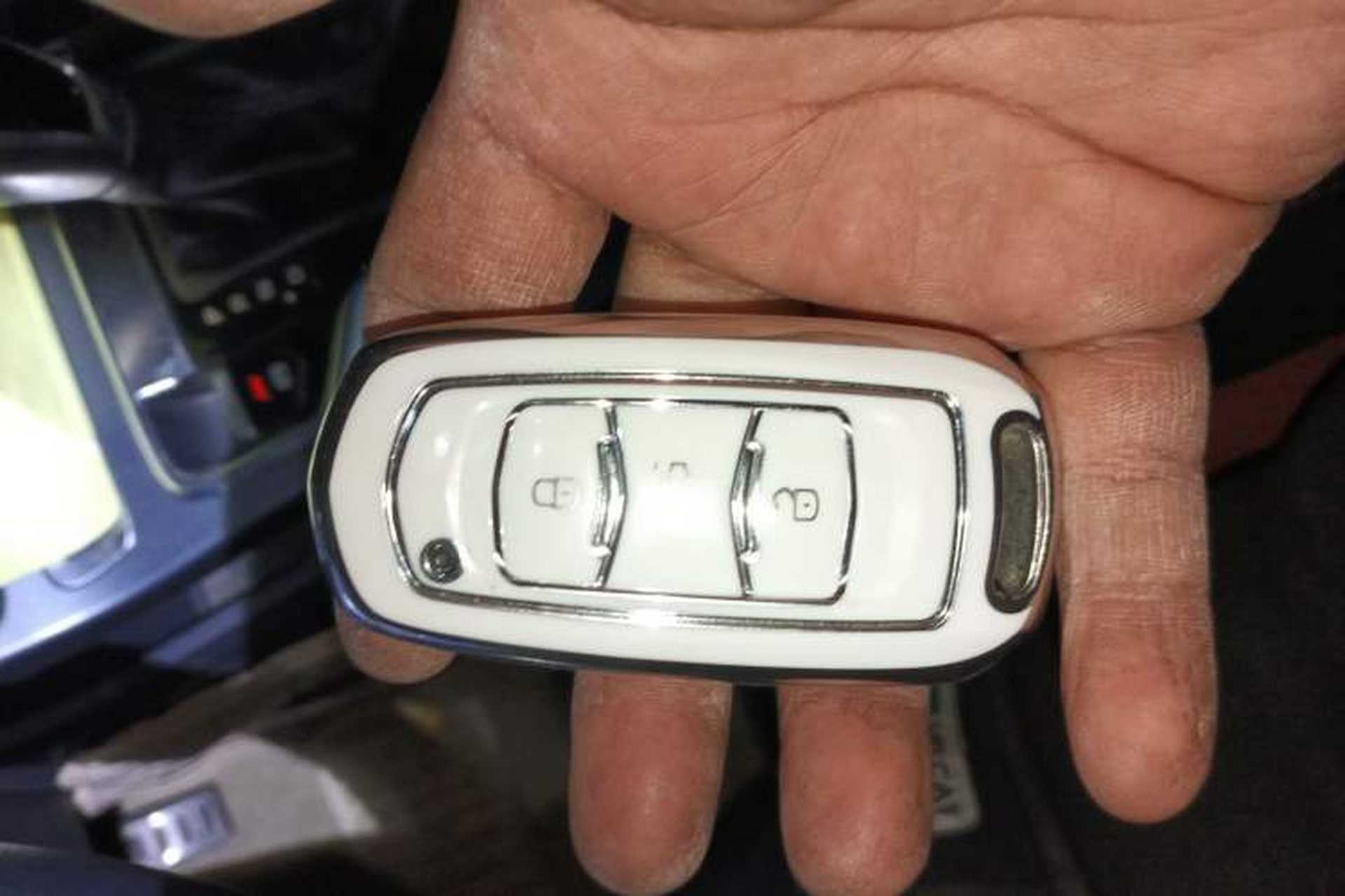 Used Geely Auto Vision S1 2019 Upgraded Model 1.5L CVT Luxury Version Vehicle Key