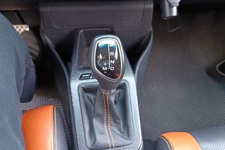 Used Geely Auto Vision X1 2017 1.3L Automatic Player Edition Gear Lever