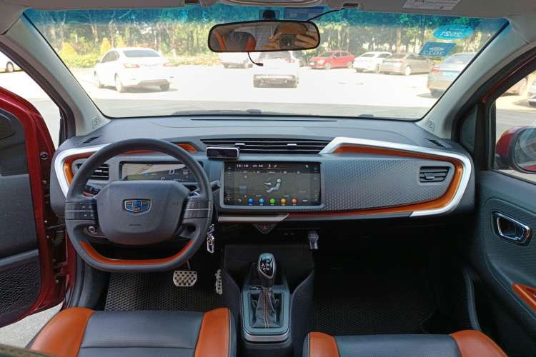 Used Geely Auto Vision X1 2017 1.3L Automatic Player Edition Interior 2