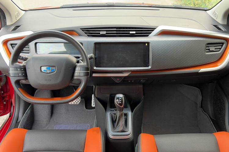 Used Geely Auto Vision X1 2017 1.3L Automatic Player Edition Interior 3