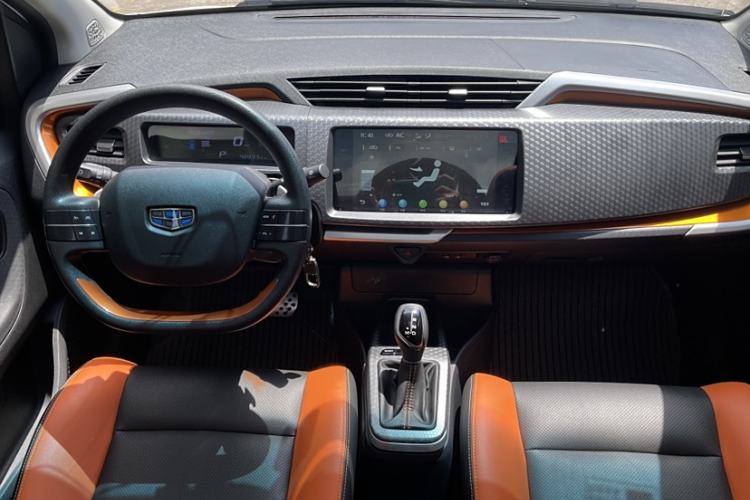 Used Geely Auto Vision X1 2017 1.3L Automatic Player Edition Interior 1