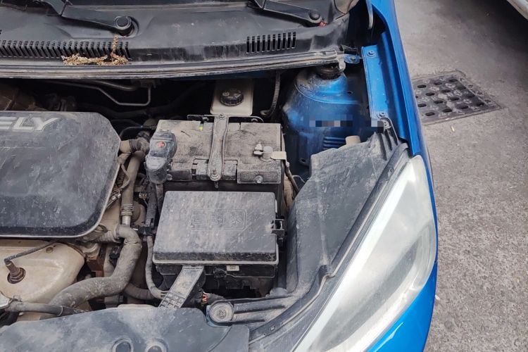 Used Geely Auto Vision X1 2017 1.3L Automatic Player Edition Engine Bay Left
