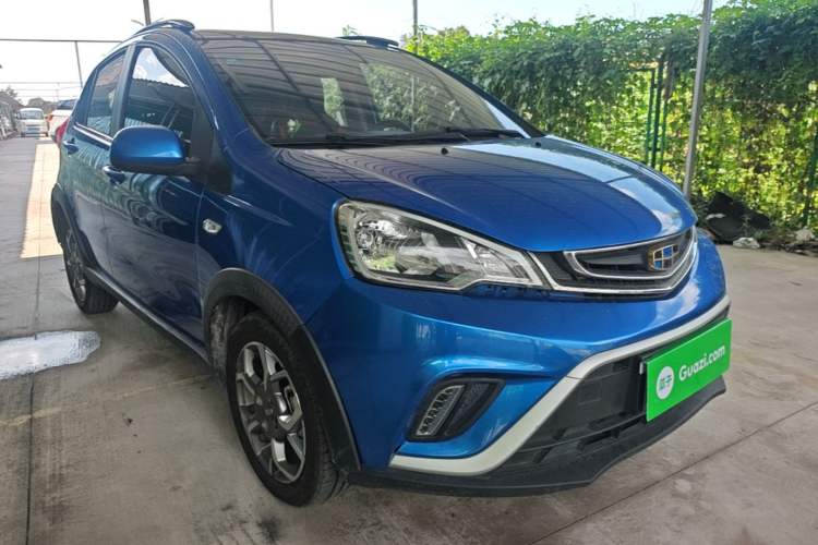 Used Geely Auto Vision X1 2017 1.3L Automatic Player Edition Front Right 45 Deg