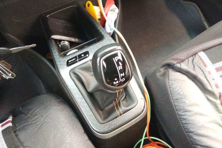 Used Geely Auto Vision X1 2017 1.3L Automatic Fun Edition Gear Lever