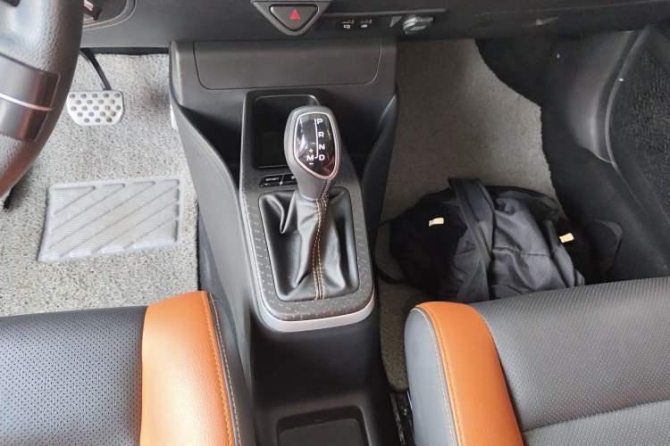 Used Geely Auto Vision X1 2017 1.3L Automatic Player Edition Gear Lever