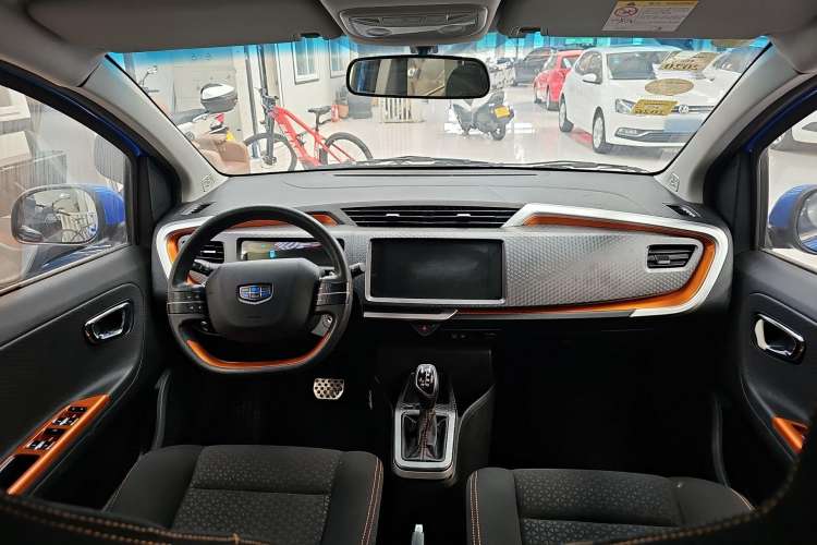 Used Geely Auto Vision X1 2017 1.3L Automatic Fun Edition Interior 3