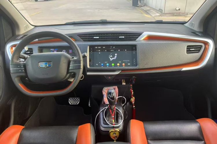 Used Geely Auto Vision X1 2017 1.3L Automatic Player Edition Interior 3