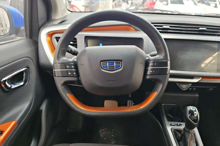 Used Geely Auto Vision X1 2017 1.3L Automatic Fun Edition Interior 5