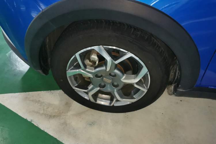Used Geely Auto Vision X1 2017 1.3L Automatic Player Edition Left Front Wheel Hub