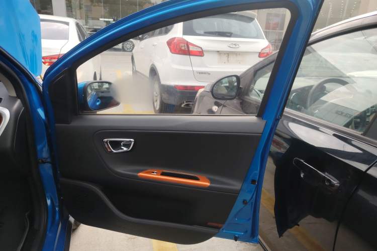 Used Geely Auto Vision X1 2017 1.3L Automatic Player Edition Right Front Door Interior