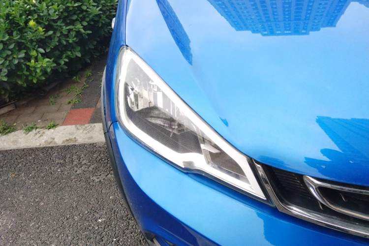 Used Geely Auto Vision X1 2017 1.3L Automatic Fun Edition Right Front Headlight