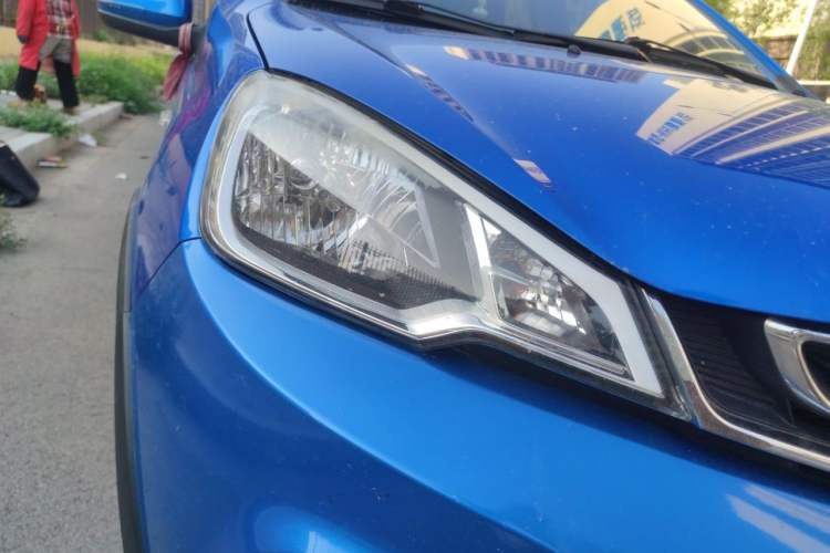 Used Geely Auto Vision X1 2017 1.3L Automatic Fun Edition Right Front Headlight