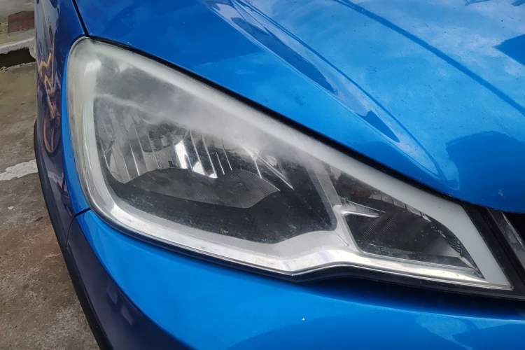 Used Geely Auto Vision X1 2017 1.3L Automatic Player Edition Right Front Headlight