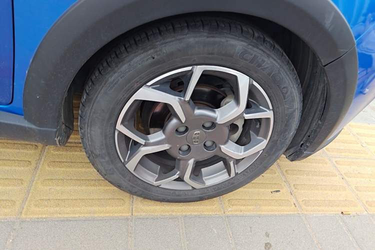 Used Geely Auto Vision X1 2017 1.3L Automatic Fun Edition Right Front Wheel Hub