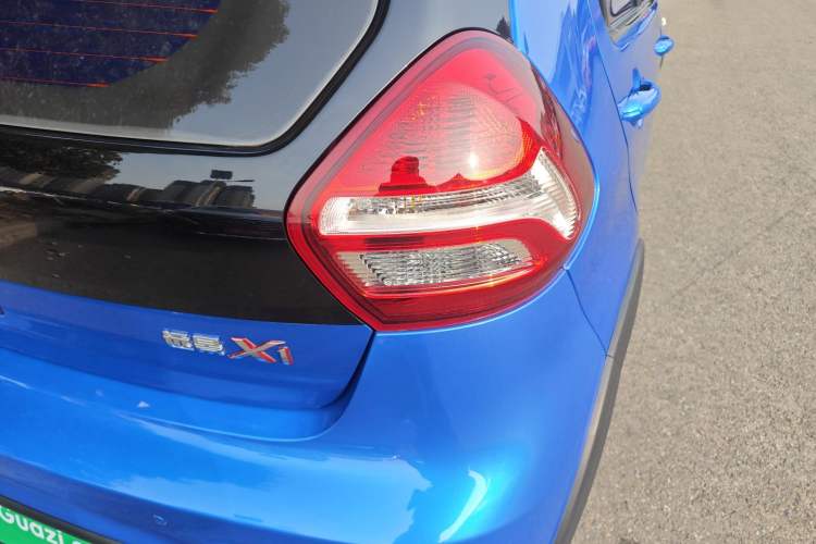 Used Geely Auto Vision X1 2017 1.3L Automatic Player Edition Right Rear Taillight