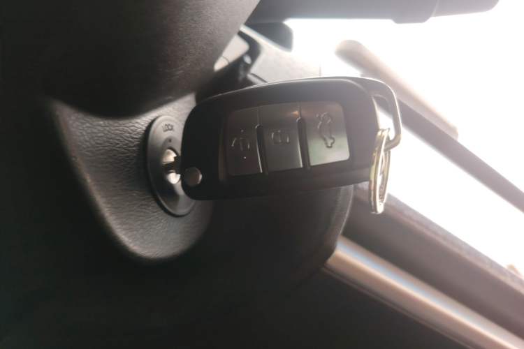 Used Geely Auto Vision X1 2017 1.3L Automatic Player Edition Vehicle Key
