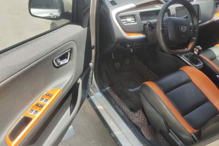 Used Geely Auto Vision X1 2017 1.3L Manual Frenzy Edition Driver Seat