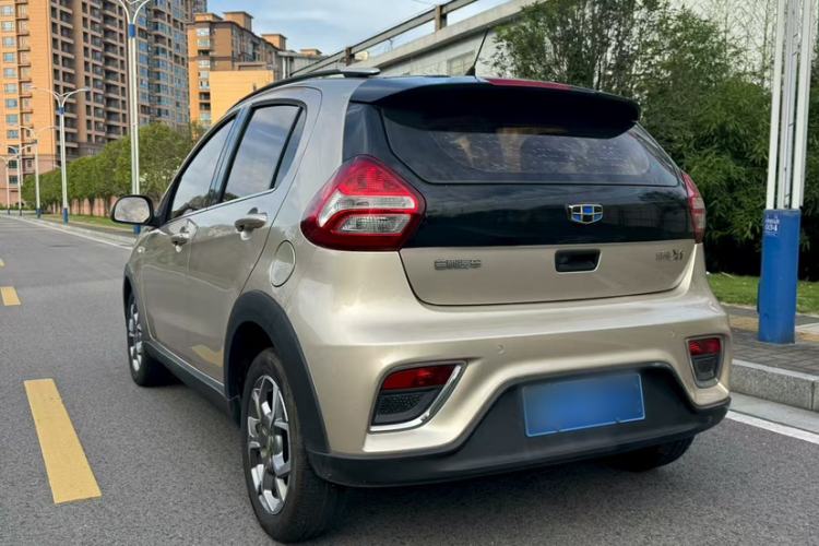Used Geely Auto Vision X1 2017 1.3L Automatic Player Edition Exterior 3