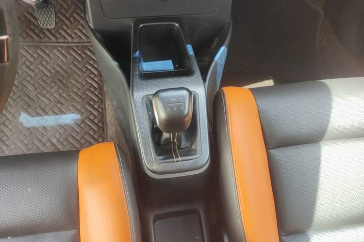 Used Geely Auto Vision X1 2017 1.3L Manual Frenzy Edition Gear Lever