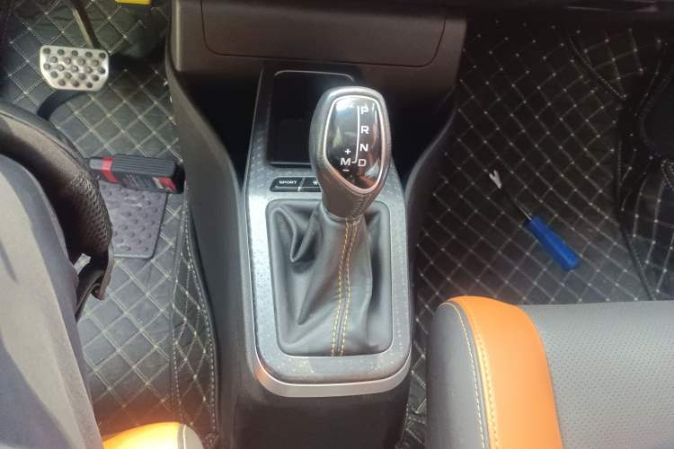 Used Geely Auto Vision X1 2017 1.3L Automatic Player Edition Gear Lever