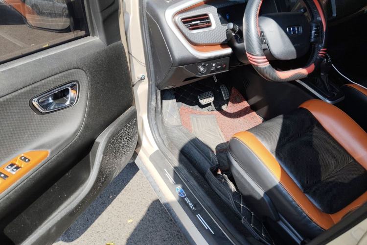 Used Geely Auto Vision X1 2017 1.3L Automatic Player Edition Interior 2