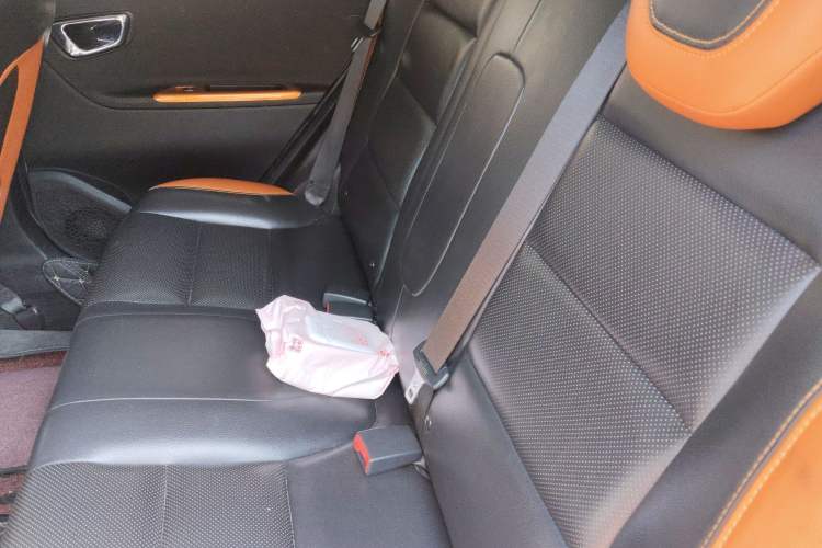 Used Geely Auto Vision X1 2017 1.3L Automatic Player Edition Interior 3