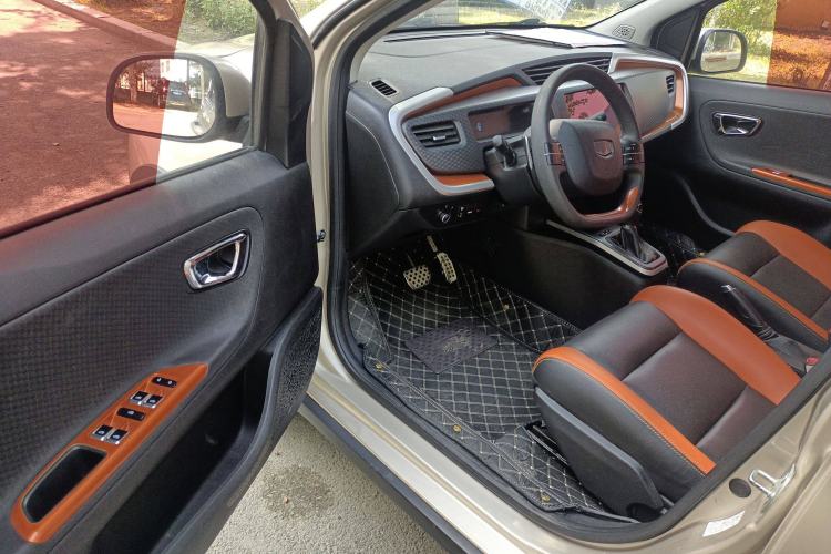 Used Geely Auto Vision X1 2017 1.3L Automatic Player Edition Interior 3